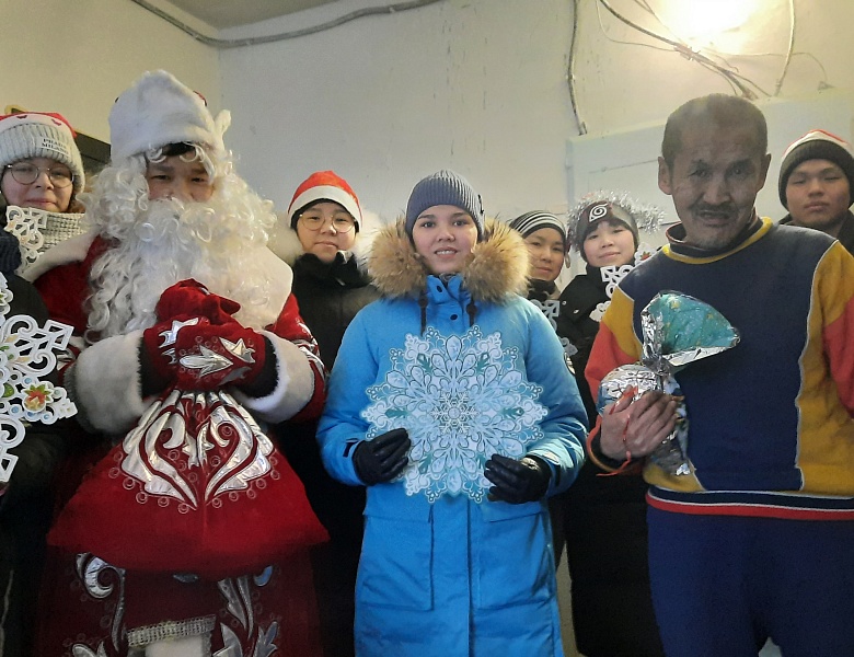 ДЕД МОРОЗ ШАГАЕТ ПО ПЛАНЕТЕ