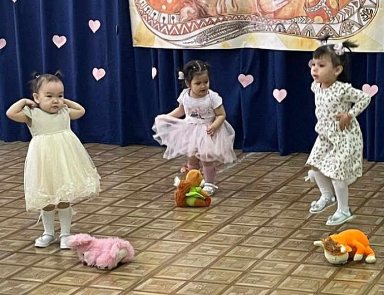 ПРАЗДНИК ДЛЯ МАМ