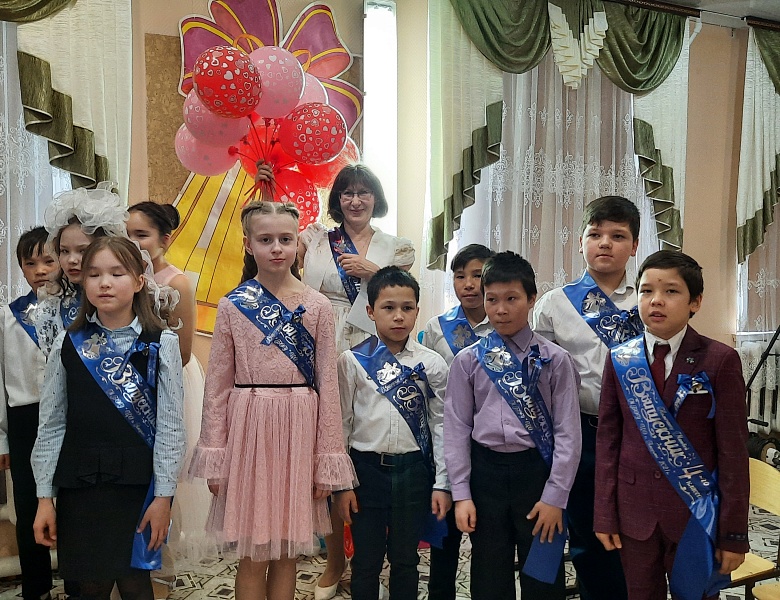 Последний звонок в начальной школе