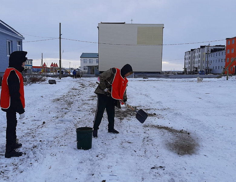 ПЕРВЫЕ НА СТРАЖЕ